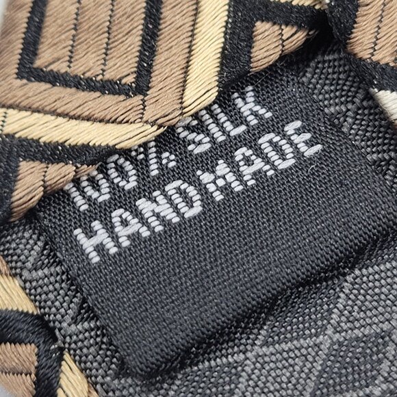 Vintage Bocara 100% Silk Geometric Tie – Handmade Classic Style - Picture 4 of 6